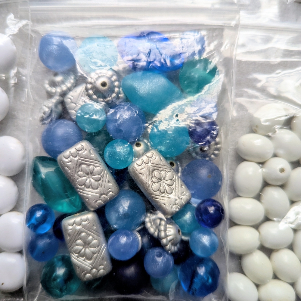 Colorful Bead Collection for Crafting - Picture 9 of 15